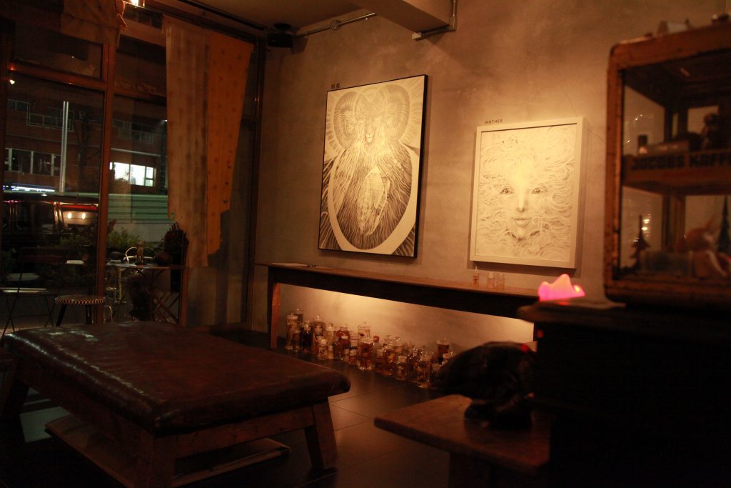 The SAZZY and three queens