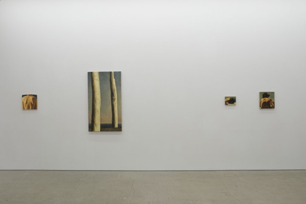 Dialogue with a Suspended Moment in Light